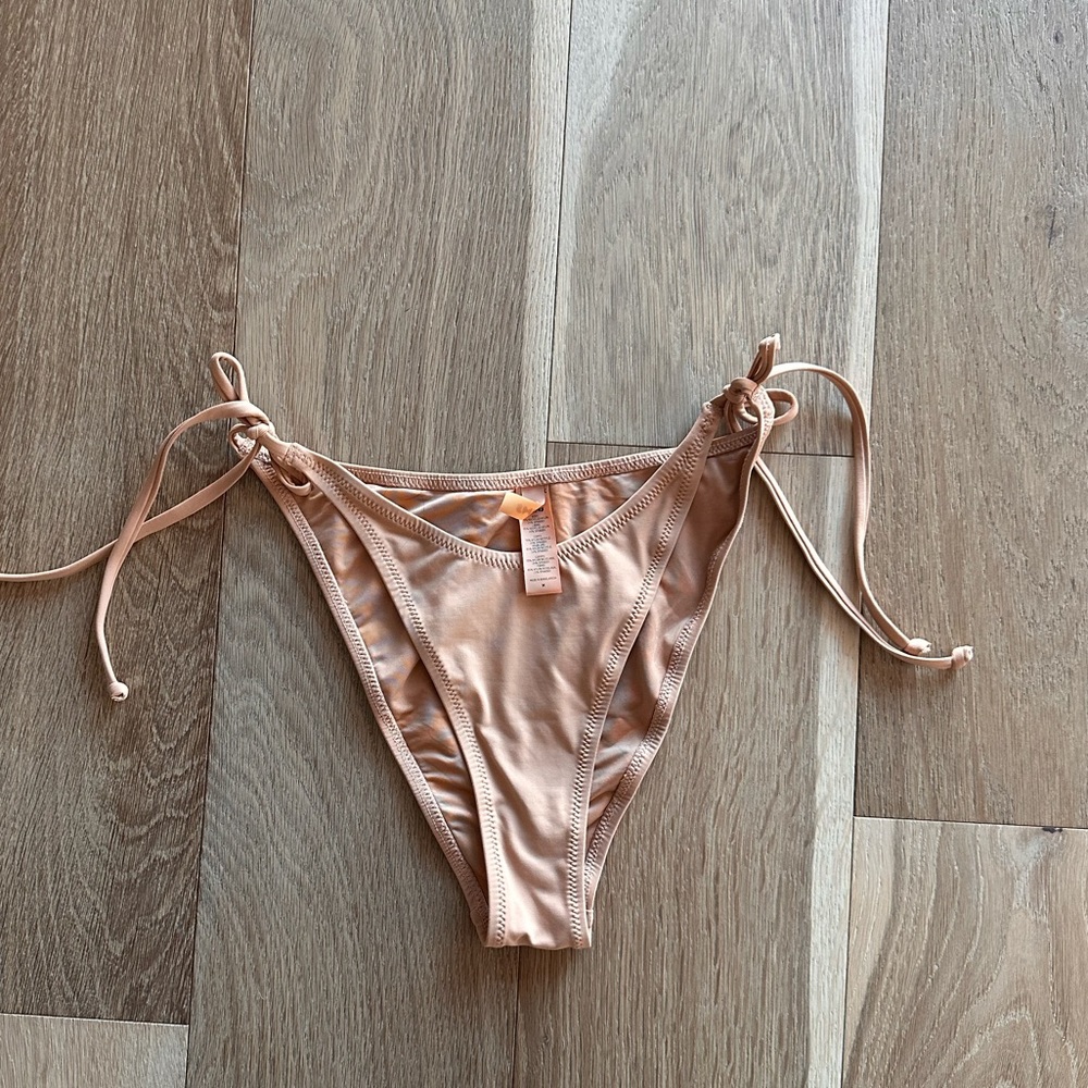 Skims SWIM DIPPED TIE BOTTOMS in Ochre color size Medium M